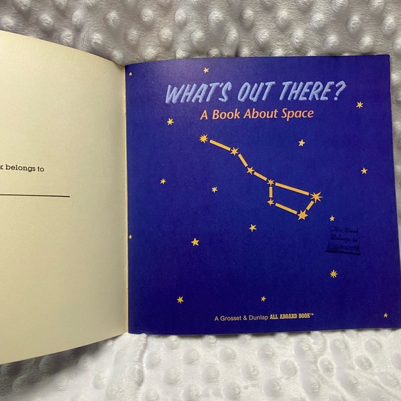 Set of 2: Children’s Books About Space and Being an Astronaut - Picture 7 of 9